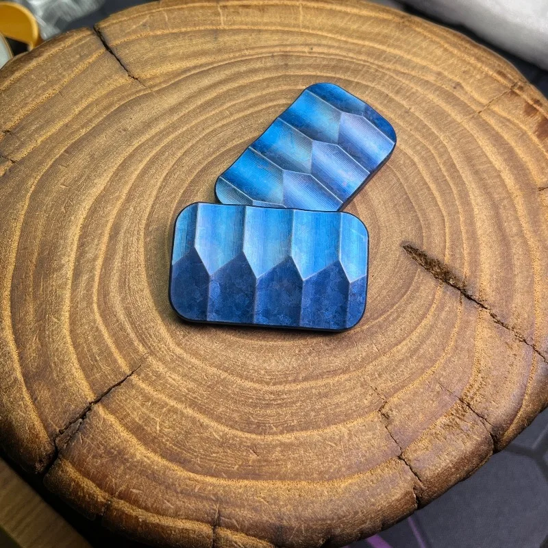 落ち着きのないEDC新製品XP無制限ファンシー磁気メカニカルメタルフィンガーチッププッシュカード減圧デスクトップトイ