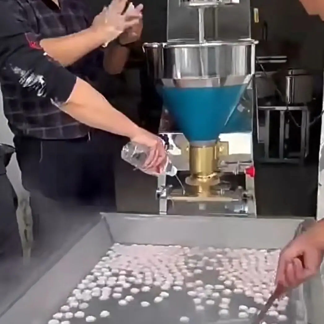 

Коммерческая машина для формования фрикаделек Автоматическая машина для изготовления фрикаделек из говядины, рыбы, свинины