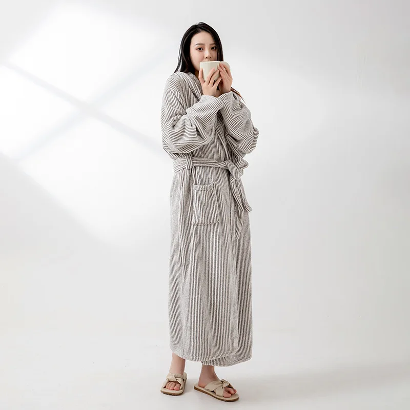 女性のストライプバスローブサンゴフリース着物特大フード付きバスローブ吸収性速乾ローブカップルホームウェア部屋着