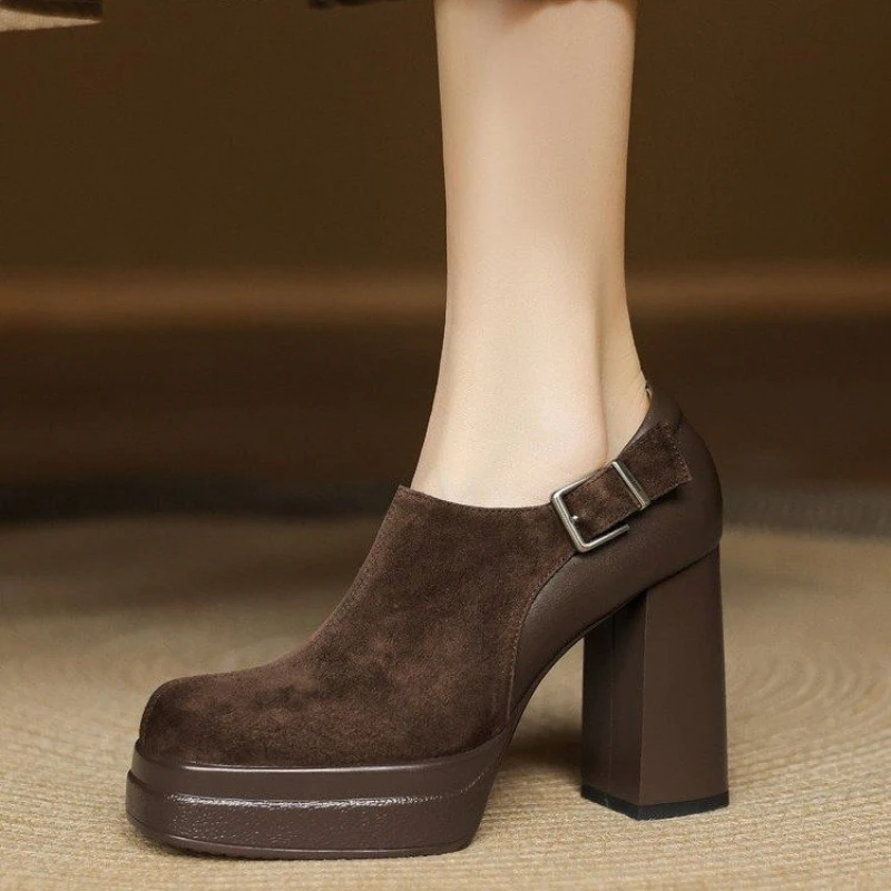 

Женская обувь на высоком каблуке, элегантные новые замшевые туфли на массивном каблуке, весна 2026, новые роскошные брендовые туфли-лодочки, модное платье Mujer Zapatos