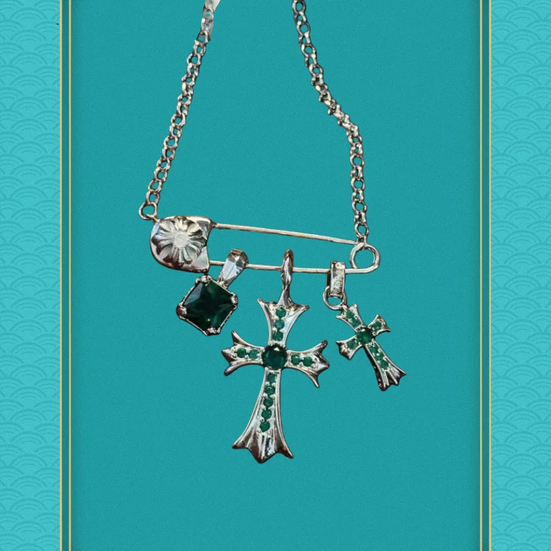 

Готическое серебряное ожерелье с крестом: двойные кресты с изумрудом и подвеска из драгоценных камней на подвеске в виде булавки