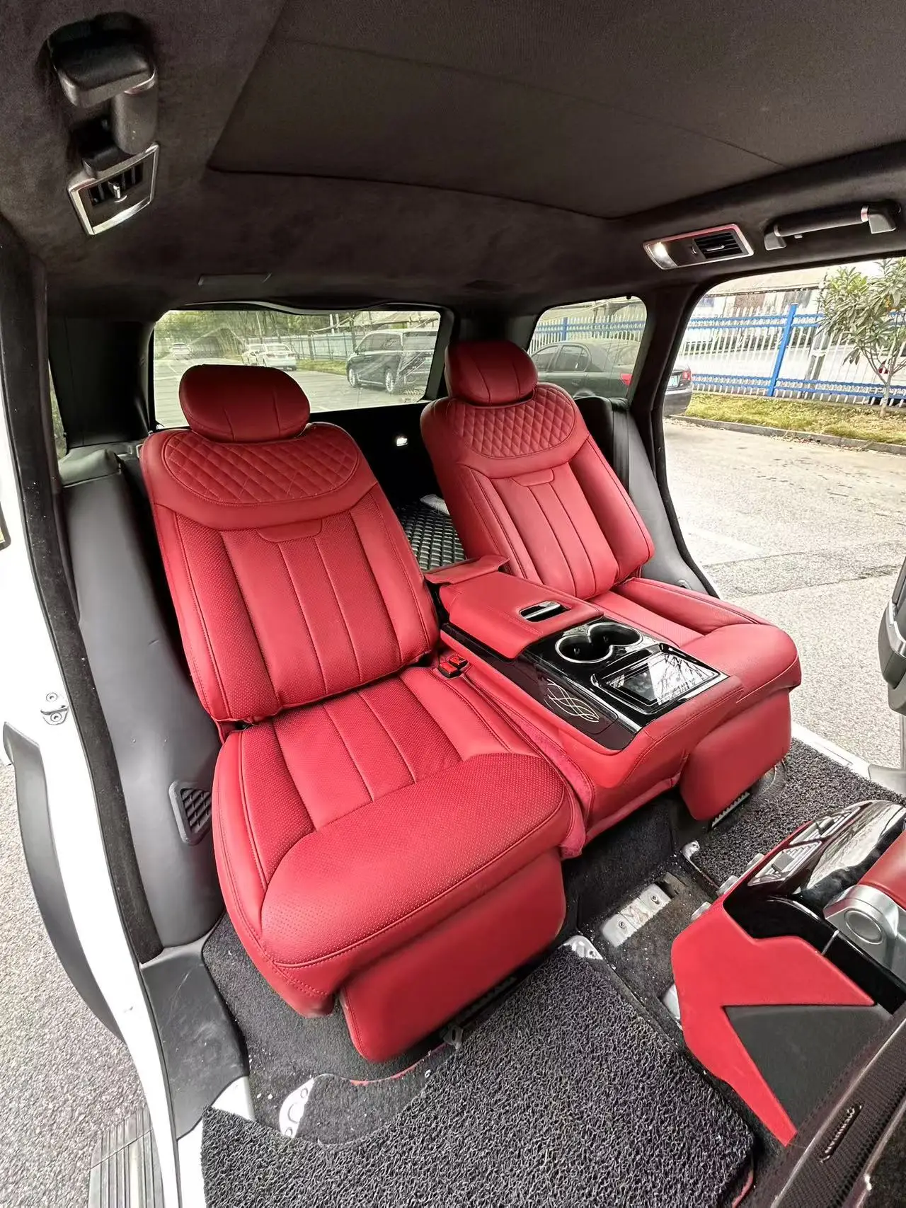 Source Factory SUV Modified Car Seat Luxury SUV Seat for LC200 LC300 LC150 LC250 LX570 LX600