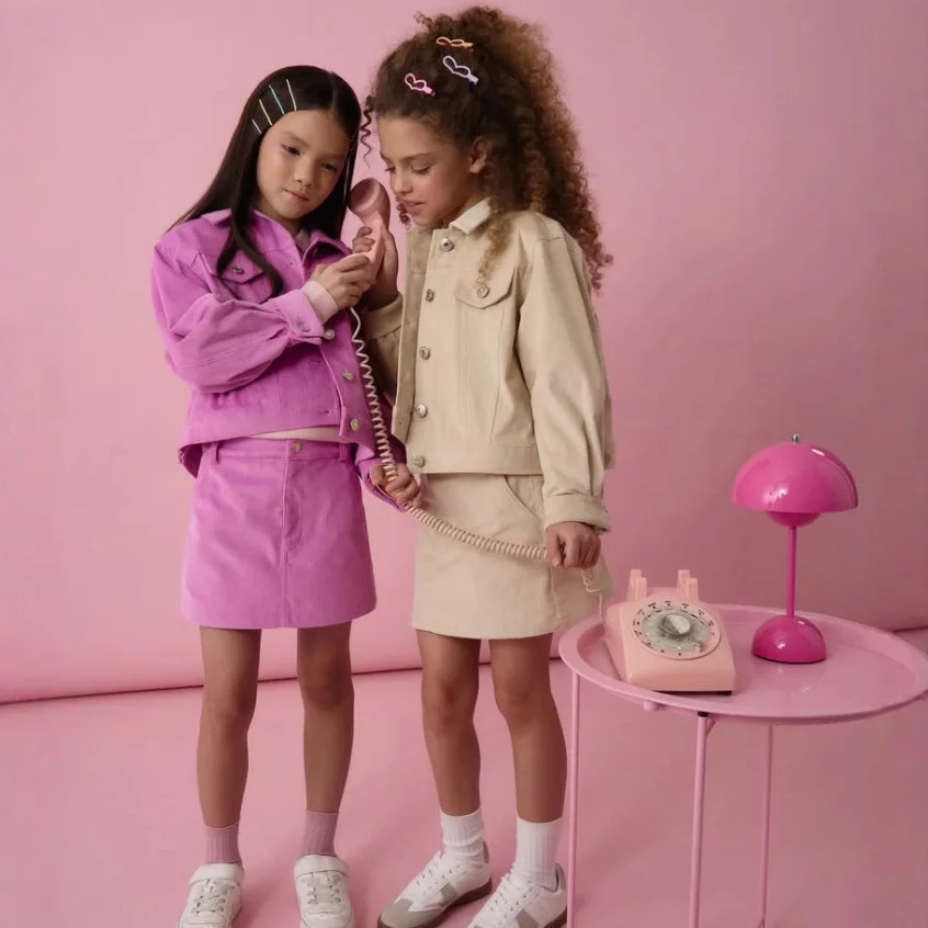 2025ins-nuovo-autunno-cotone-velluto-a-coste-giacca-di-moda-gonna-set-per-i-bambini-casual-set-a-due-pezzi-per-le-ragazze-giacca-di-velluto-a-coste-gonna-corta