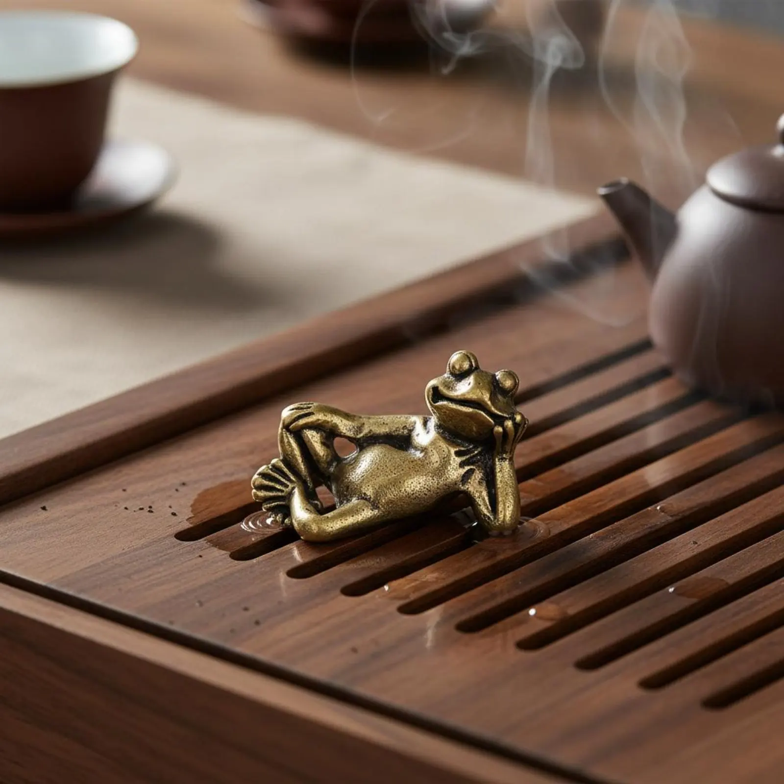 Brass Frog Figurine Handmade Solidified Brass Frog Statue Tea Brewing Pet Creative Design House Decoration for Desk, Shelf