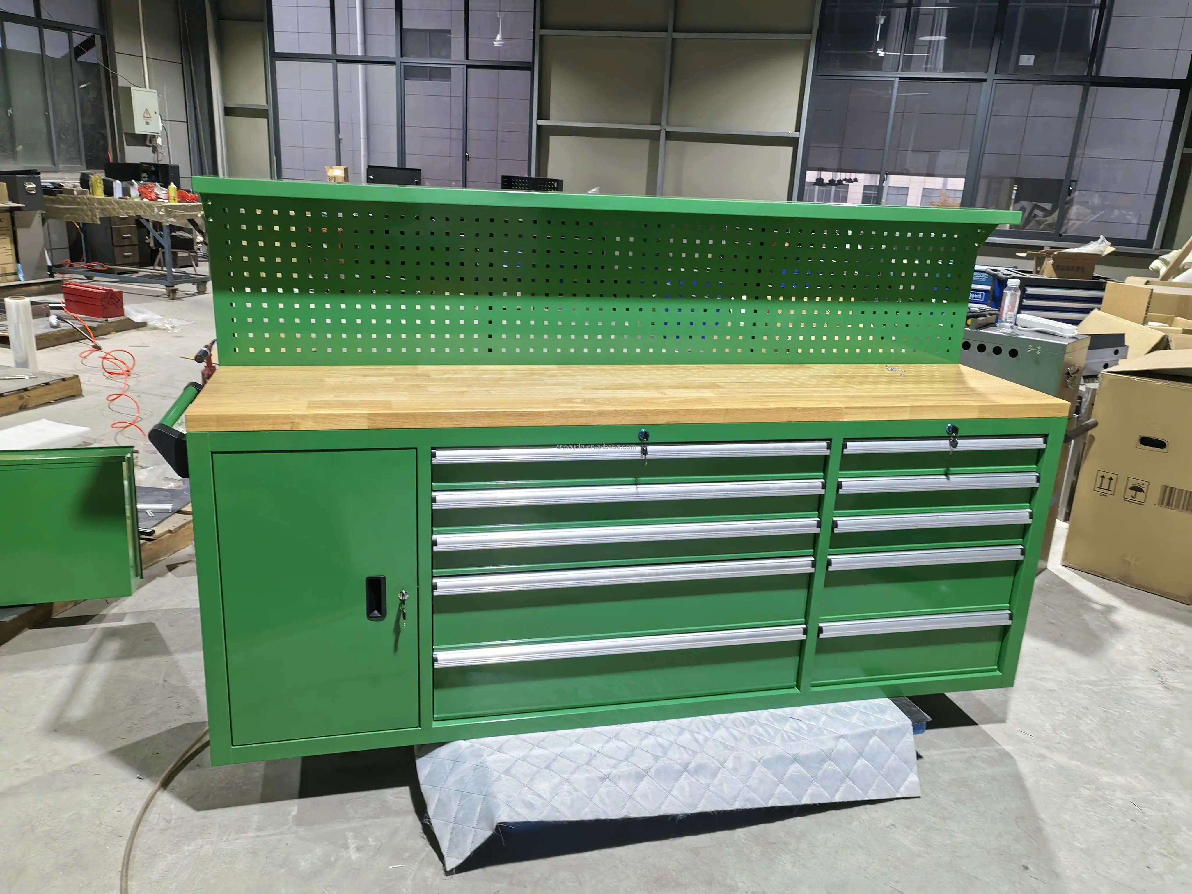 

Garage Rolling Lockable Metal Cabinet 5-Drawer Deep Drawers OEM/ODM Option 300kg Load Capacity Modern Design Mobile Utility