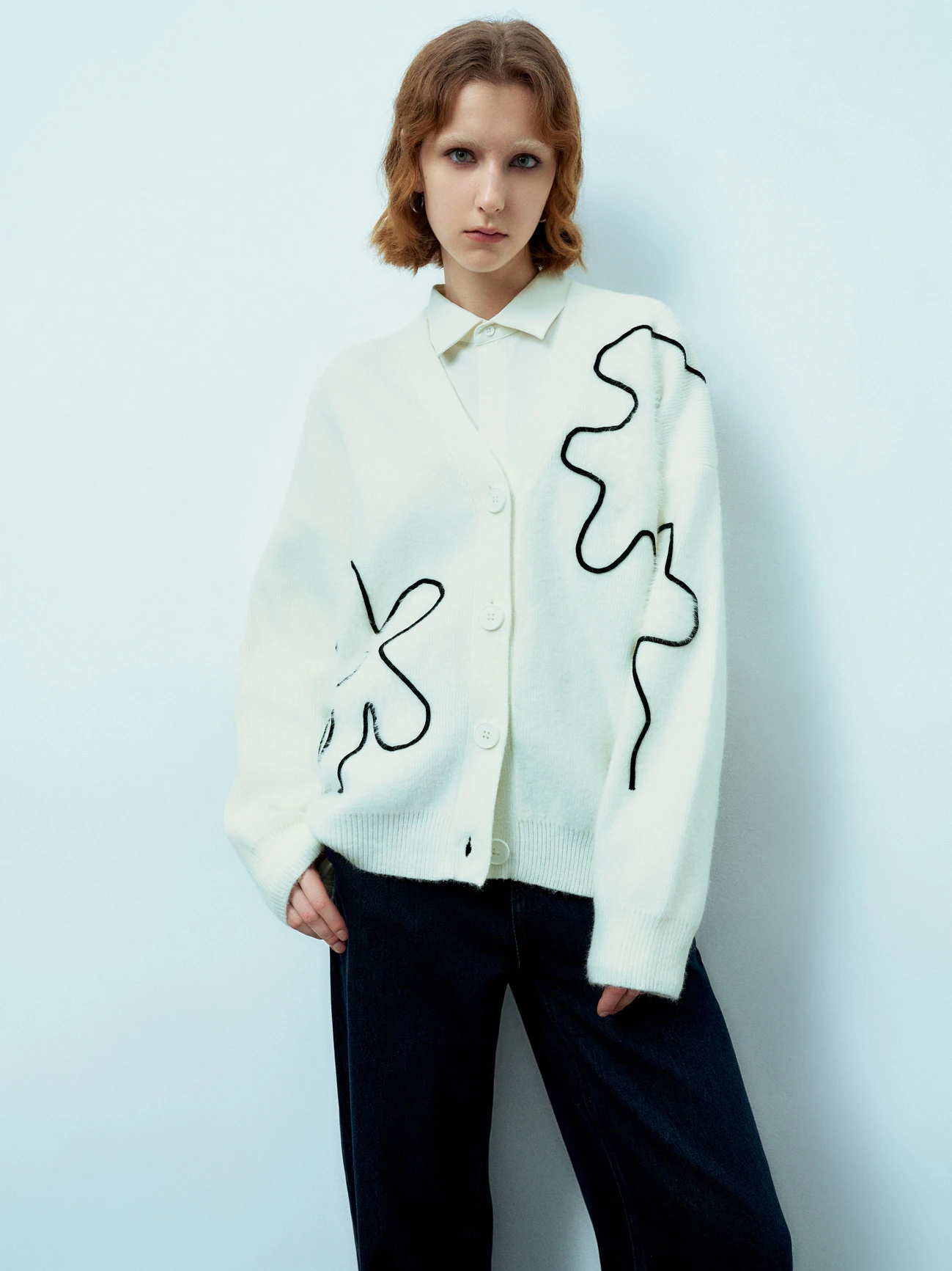 

Весна 2026: Ультра-свободный вязаный кардиган для женщин, модный, премиум-класса, с 3D цветами, повседневный, с V-образным вырезом, длинными рукавами, свитер