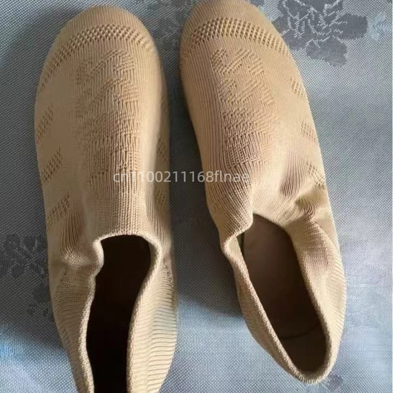 大人用ダンスシューズ フライウーブンメッシュ 通気性 エアロビクス チアリーディング 練習用 ヨガ バレエ ダンスシューズ キャメルとブラック