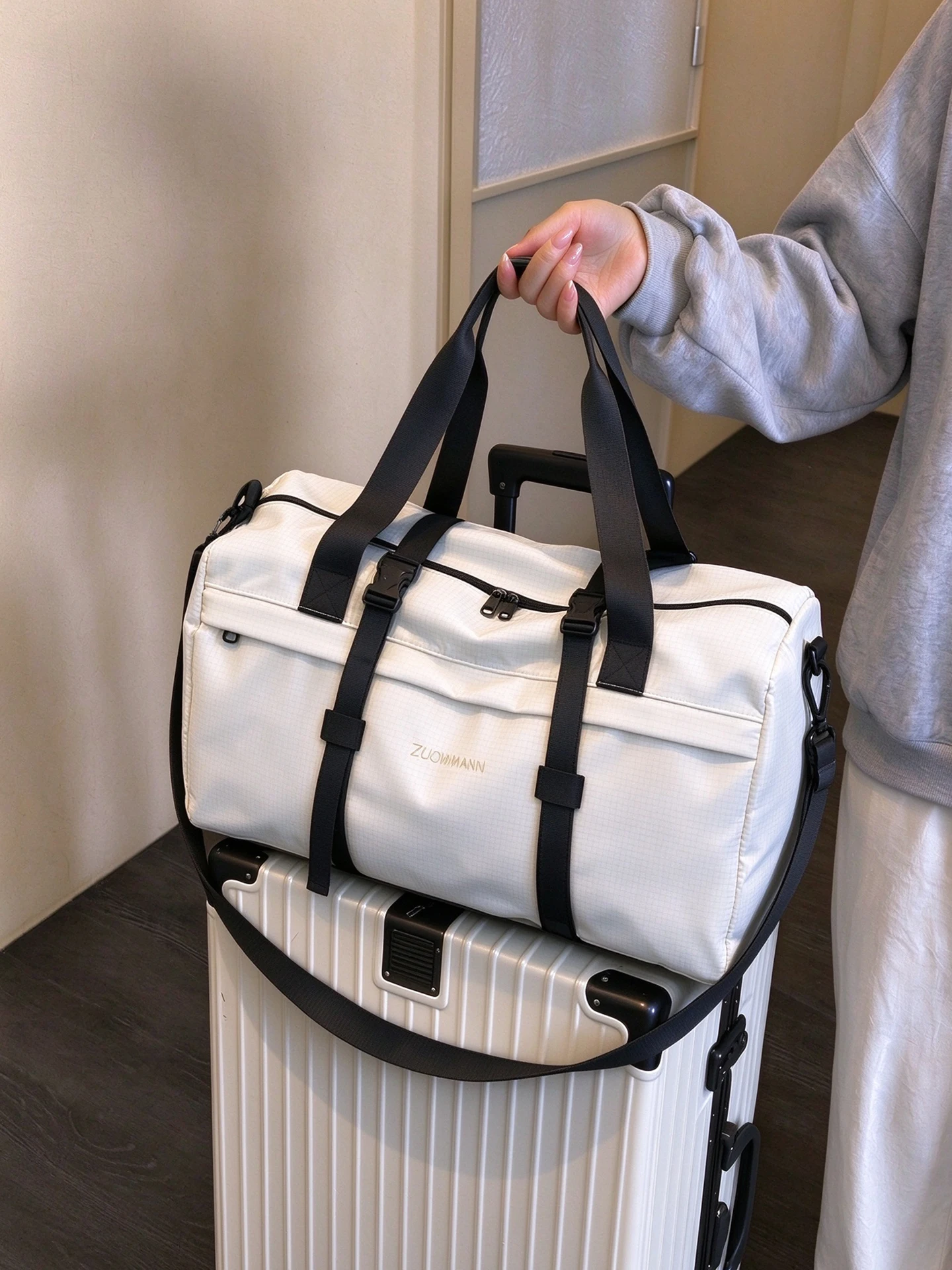 borsa-da-viaggio-da-donna-grande-capacita-ideale-per-brevi-viaggi-con-sistema-di-separazione-per-indumenti-asciutti-e-bagnati-leggera-borsa-da-viaggio-alla-moda-tendenza-giovanile