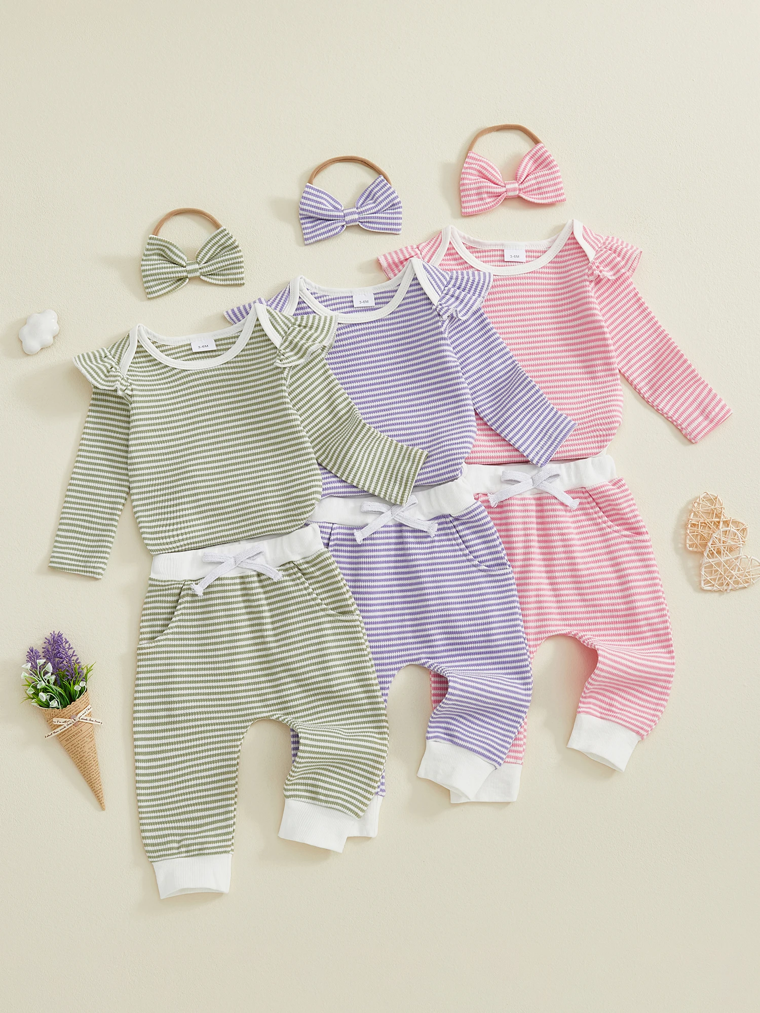 

Infant Girl Floral Print Sets Short Sleeve V-Neck Bodysuit with Shorts and Bow Headband 3Pcs Summer Outfits