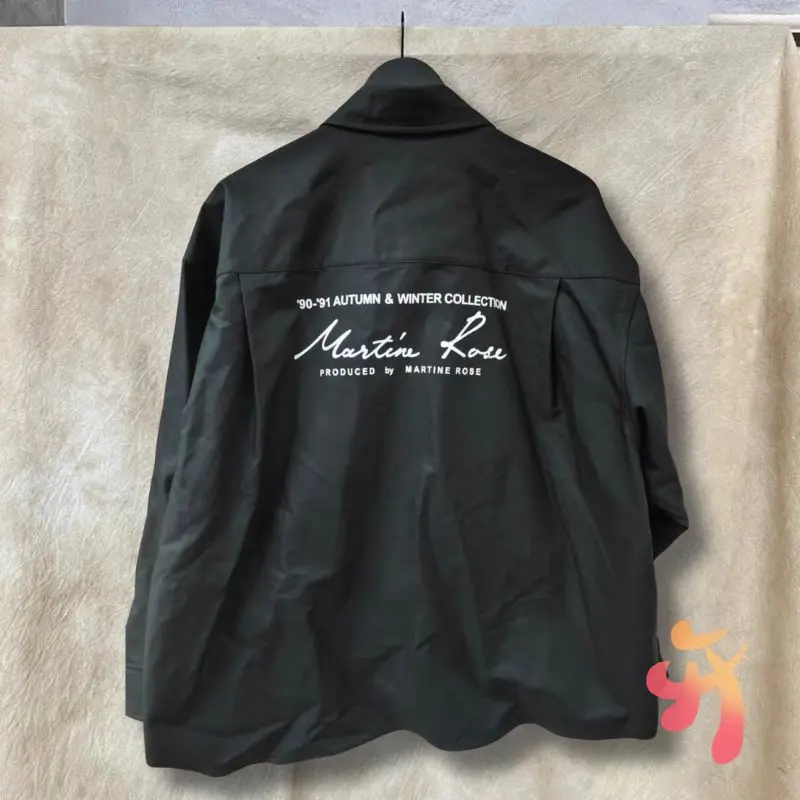 

25ss Fashion Street Black Martine Rose Shirts Back Signature Letter Pocket Lapel Long Sleeve Men Women Casual Buttoned Cardigan