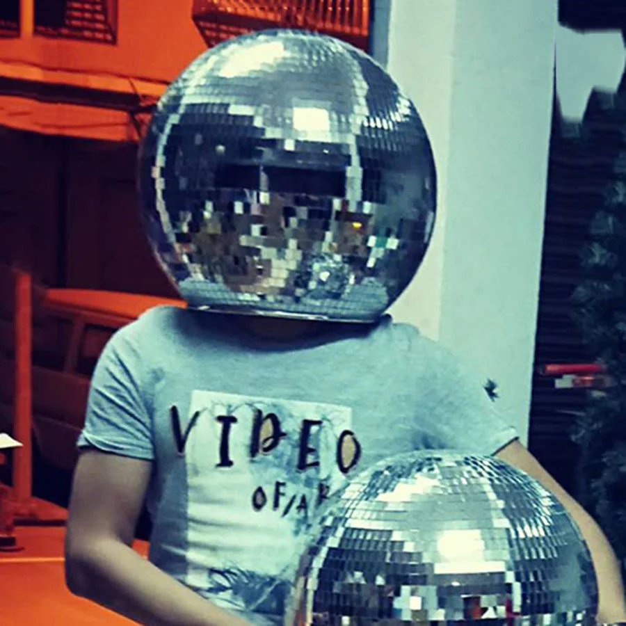 Casque Boule Disco Argenté – Visière Rétractable, Reflets Miroir, Pour Fêtes, DJ, Mariages Et Déguisements Disco