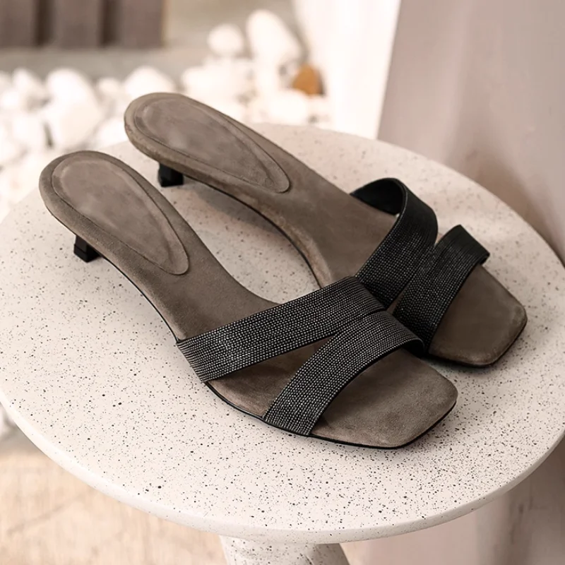 

2025 Outdoor Summer New Women's Slippers Square Toe Kitten Heel Suede Rhinestone Decoration Slip-On Retro Casual Ladies Sandals