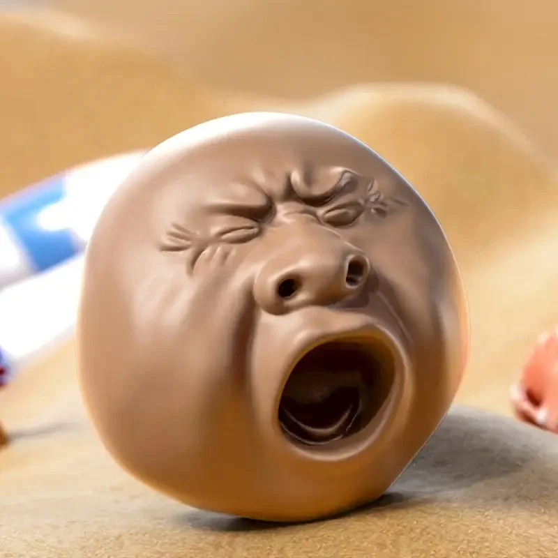 Yawning Water Gun - Cute & Funny Squirt Face Expression, Plastic, Ideal for Travel & Pocket Games, Adds Humor to Your Outing