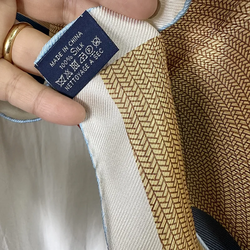 عالية الجودة وشاح 65 سنتيمتر النساء ساحة الحرير عصابات الفاخرة مصمم هيمز توالت حواف شالات رئيس حقيبة اكسسوارات هدية الكريسماس #4