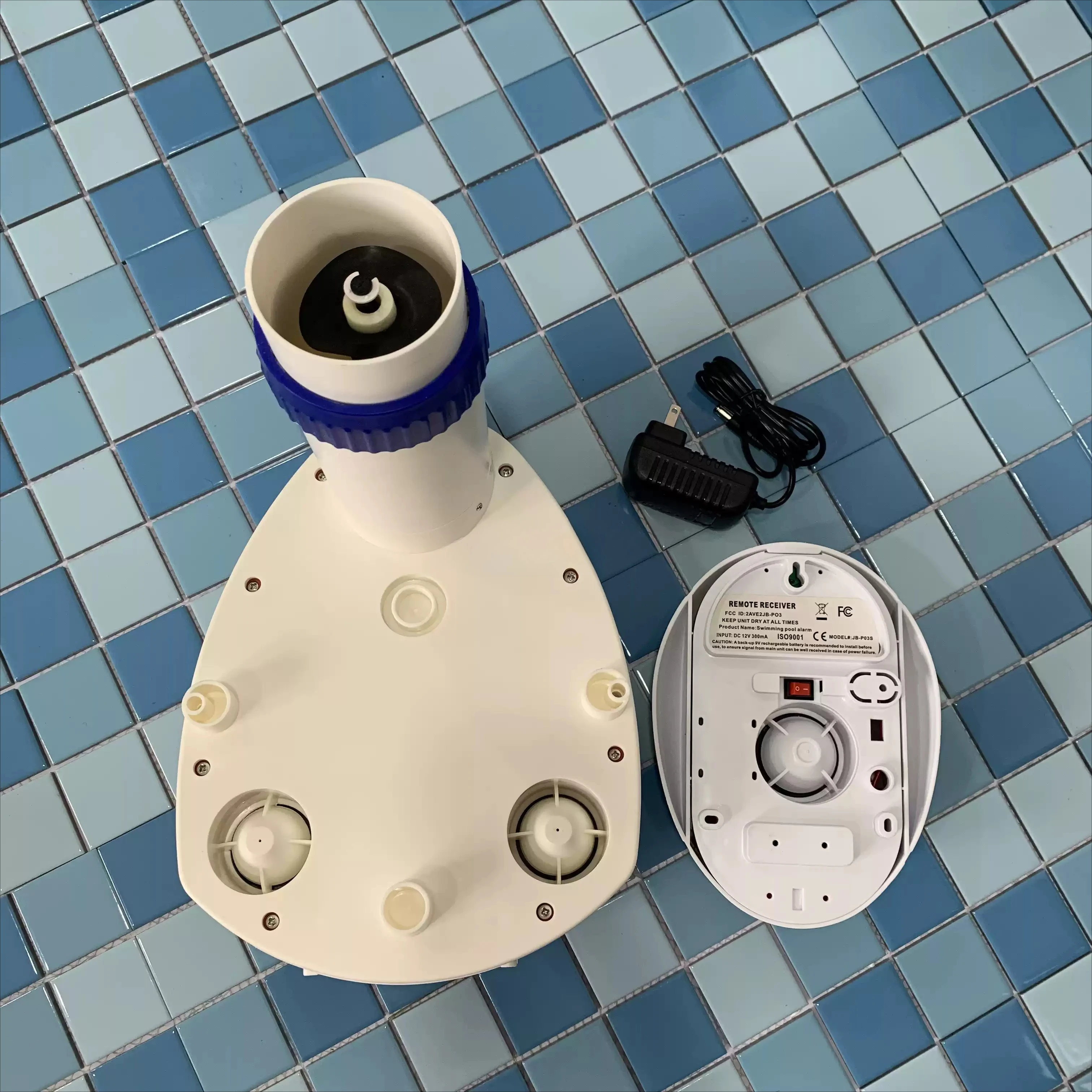 Swimming Pool Anti‑Drowning Alarm Device, Water Vibration Trigger High‑Decibel Safety Warning Alarm for Pool Safety Protection