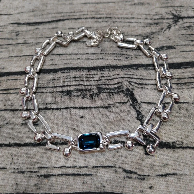 

2026 new high-quality blue gemstone necklace, suitable for couples' daily casual wear