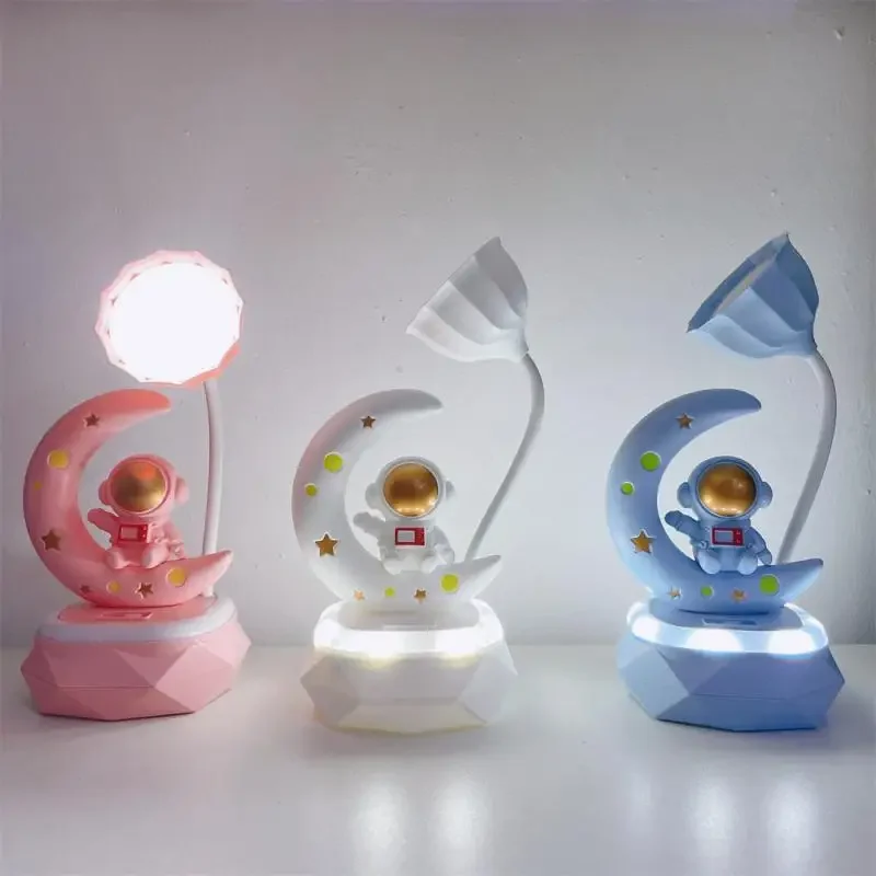 

2023 Cartoon Student Led Plugged in Two Learning Bedroom Bedside Nightlight Second Gear Dimming Astronaut Space Cabin Table Lamp