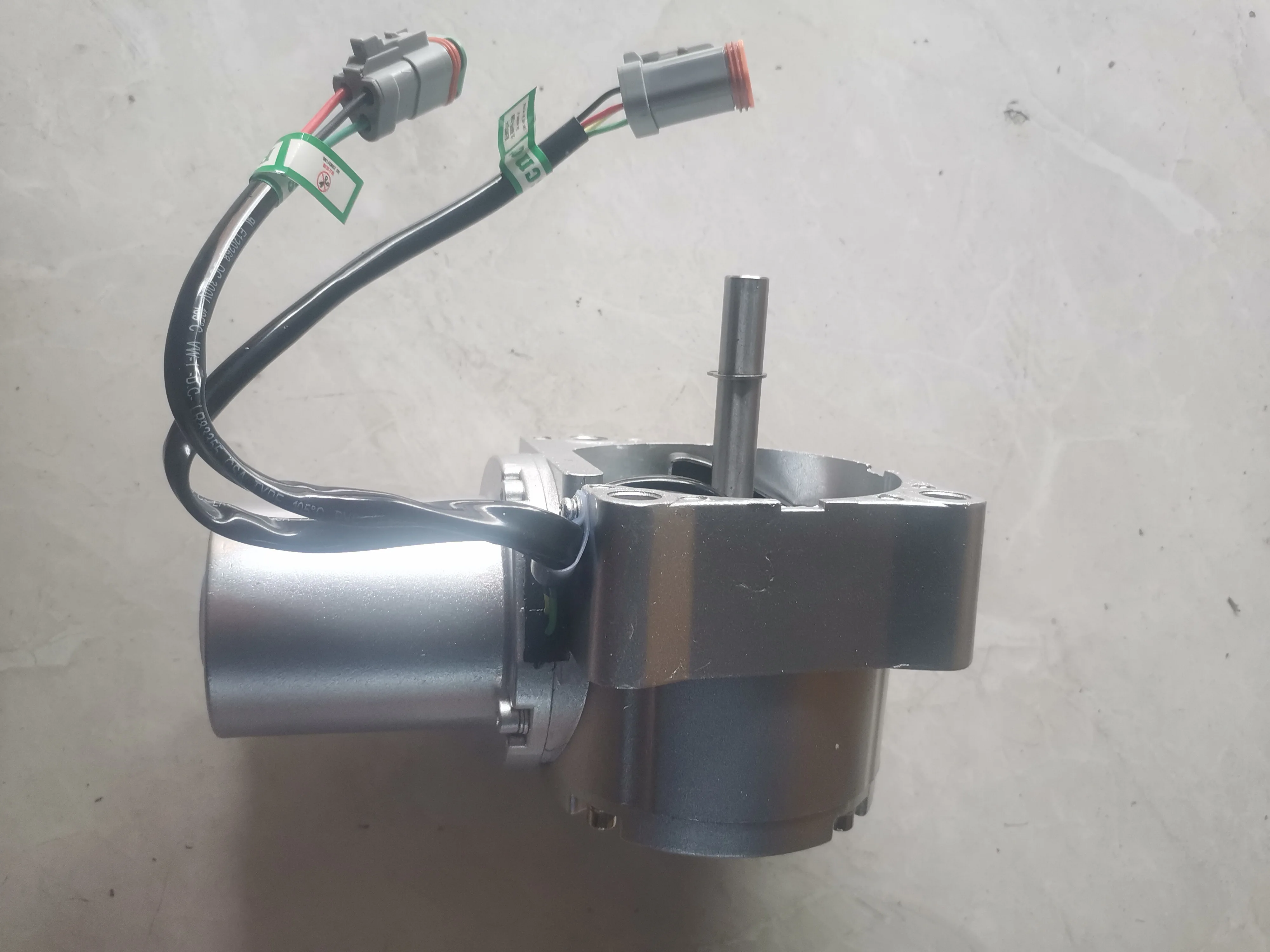 KP56RM2G-020A 60106830 KP56RM2G-020A مسرع محافظ محرك الخانق لحفارة ساني SY55 SY60 SY65 SY75C SY135-8 SY155