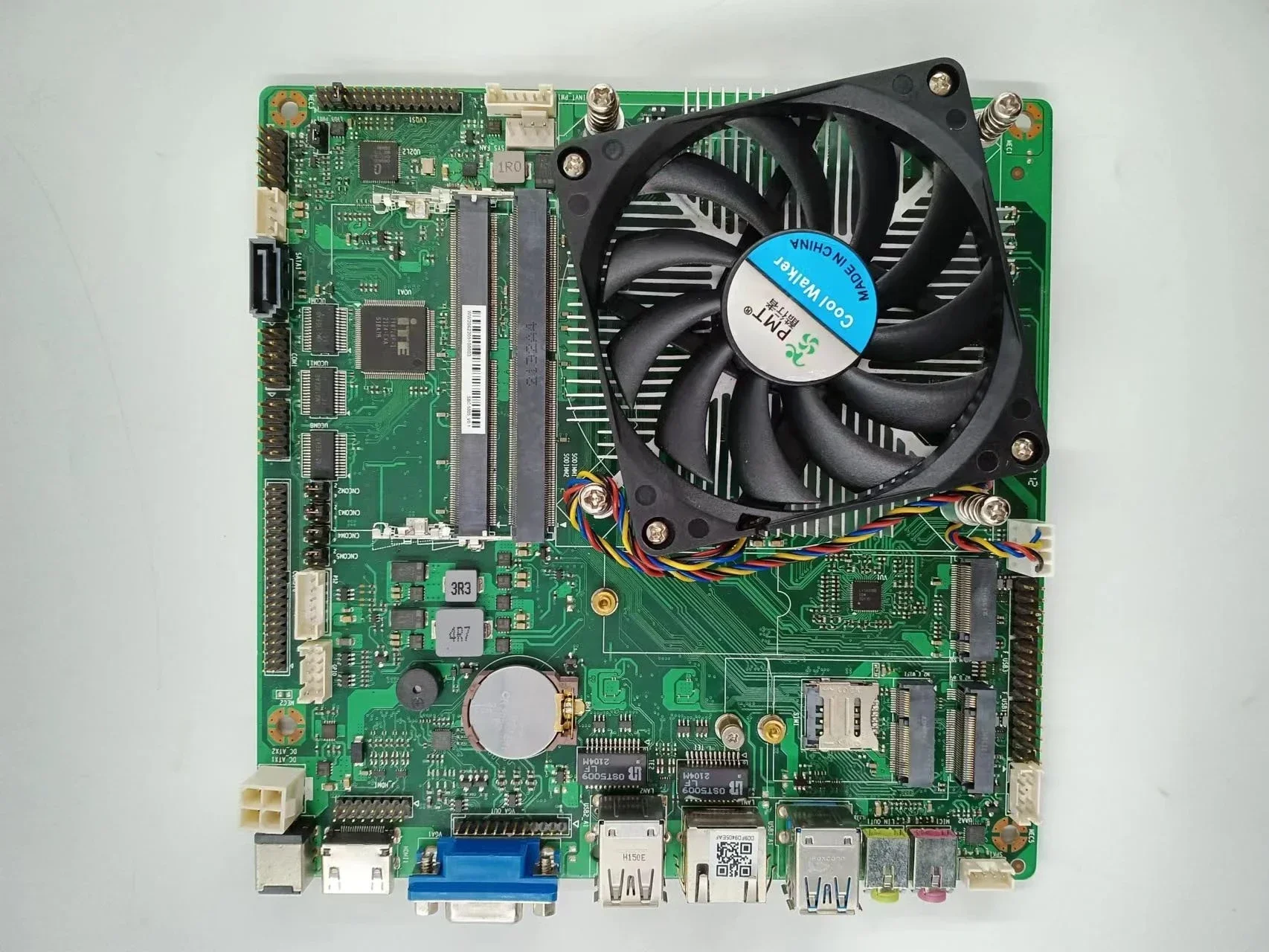 دعم LVDS 17*17 سنتيمتر الأصلي Advantech الصناعية Mini-ITX اللوحة الأم مع تخزين DDR4 64G الذاكرة خادمة المجلس