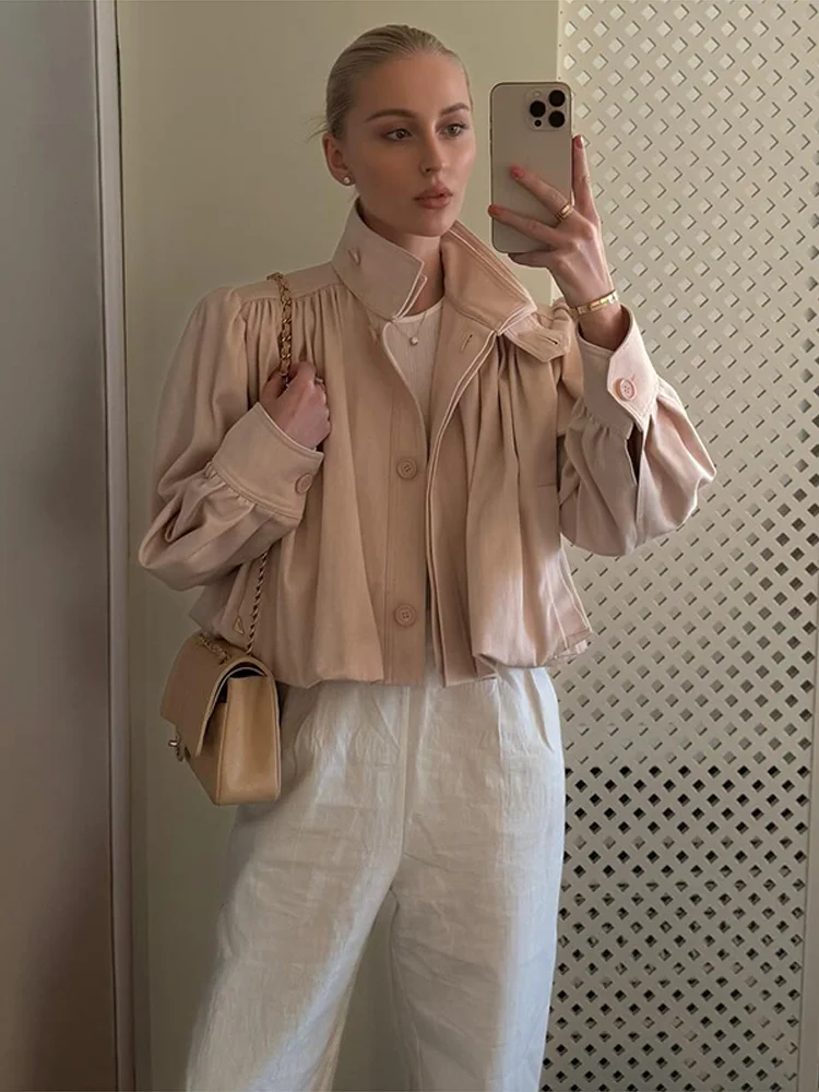 Рисунок 6 - Модный женский плащ-стойка с длинным рукавом