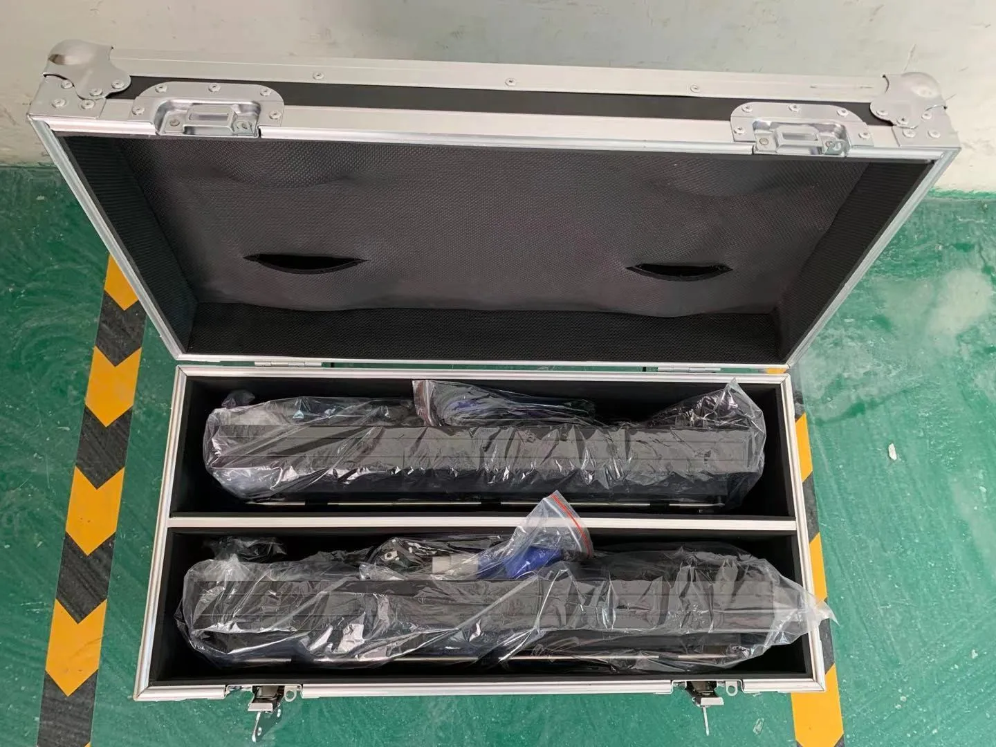 Caja de aluminio estilo europeo para maletero de carretera, Cable de maletero, caja de vuelo