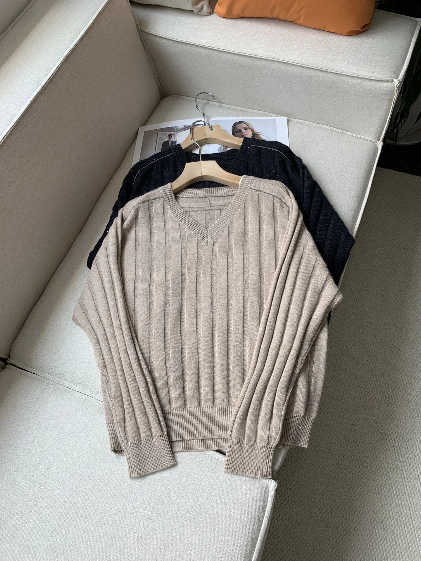 New Autumn And Winter Pure Cashmere Women\'S V-Neck Casual Vertical Stripe Pullover Sweater High Waist Skirt Suit