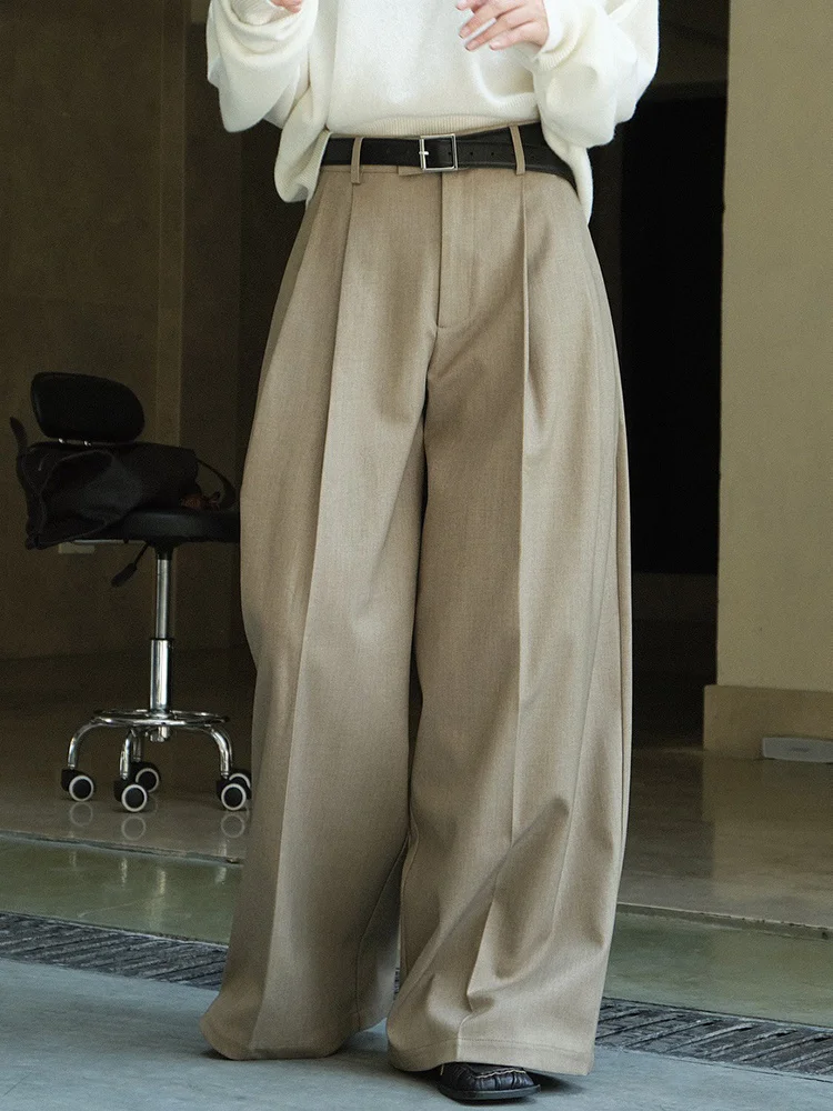 [EAM] Pantaloni eleganti a gamba larga lunghi a pieghe kaki a vita alta Nuovi pantaloni larghi da donna Moda marea Primavera Autunno 2024 1DF2195