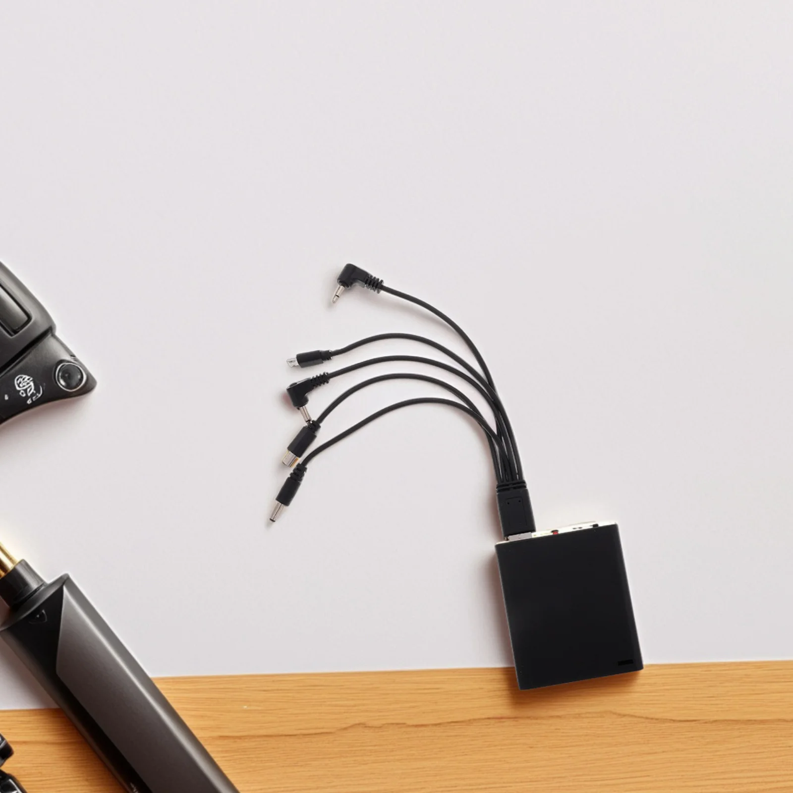 Black Portable External Emergency Pack Safe Box Multi-Jack Dc Power Supply Backup Box for Electronic Anti-Theft