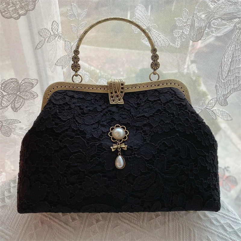 Lost in Vinatge Lace Floral Gunmetal Closure Gold Kiss Lock borsa a mano