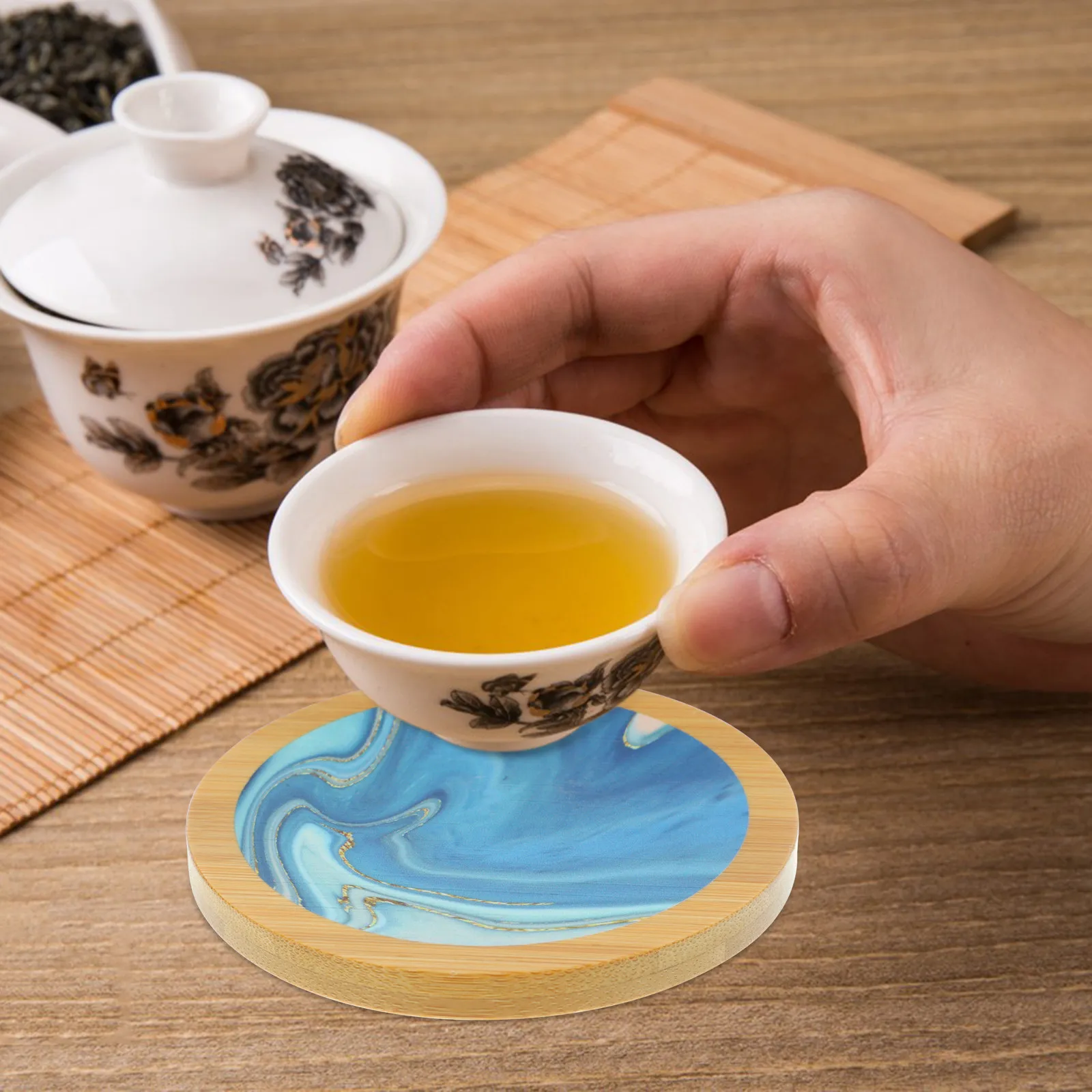 

1Set Round Wooden Cup Coasters Heat Resistant Rustic Drink Coaster Suitable for Home Office Restaurant Coffee Table Use