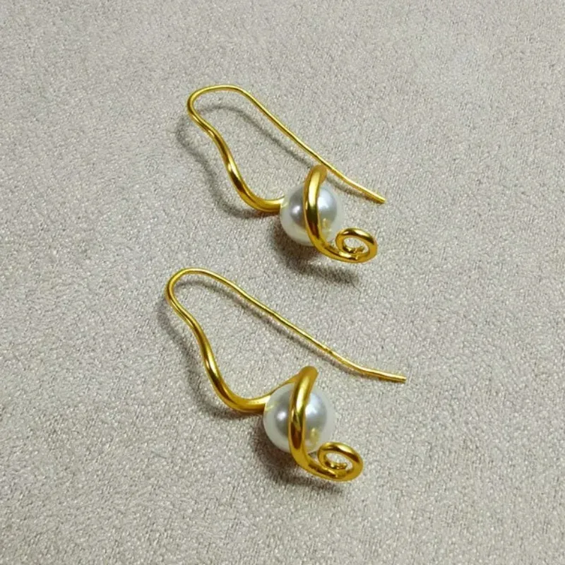 

Statement Daily Commuter Earrings Small Pearl Korean Fashion Spiral Hook Earrings Spring New Office Lady Jewelry Design Sense