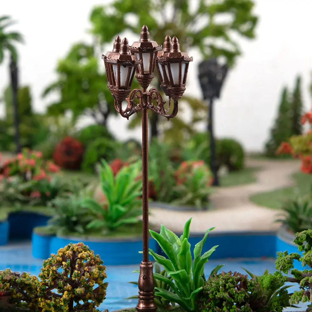 

2Pcs Miniature Yard Lamp Decorative Garden Streetlamp Micro Landscape Lighting for Mini House Miniature Village Scene