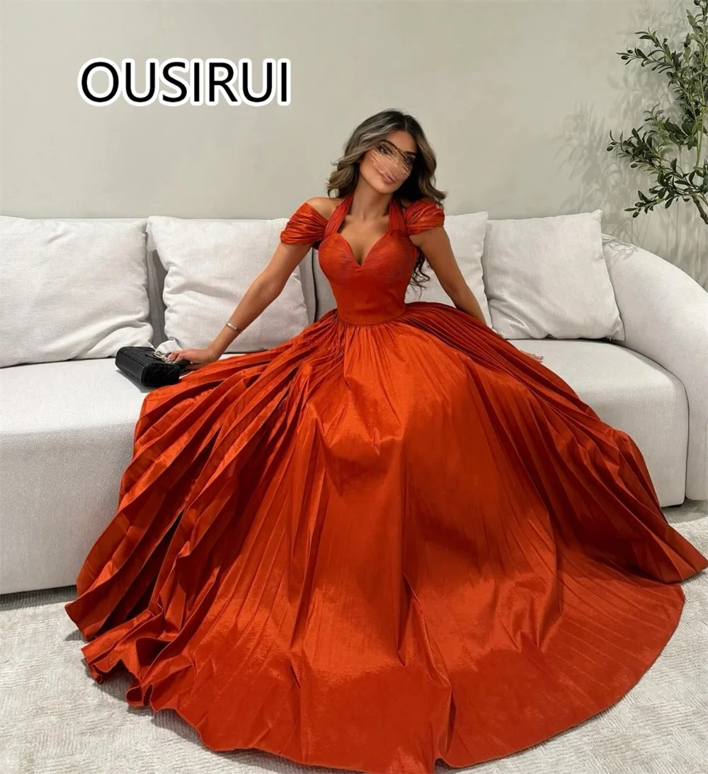 OUSIRUI V-hals Halter Satijn Geplooide Vrouwen Saudi Arabische Prom Gown A-lijn Slanke Lange Backelss Prom Vakantie Gown vestidos de fiesta