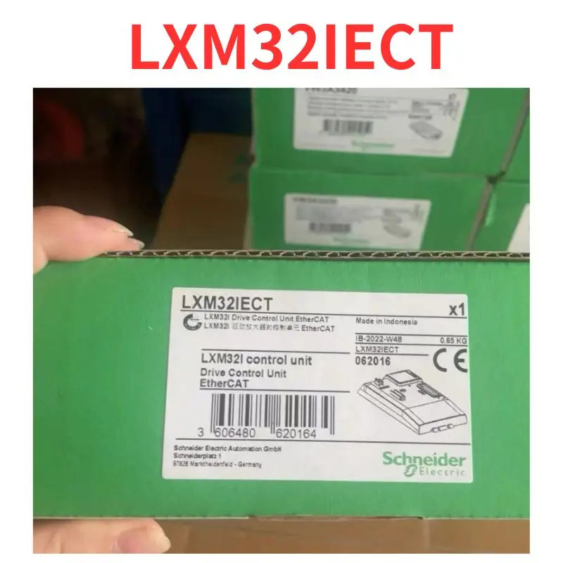 100% new  LXM32IECT Drive amplifier