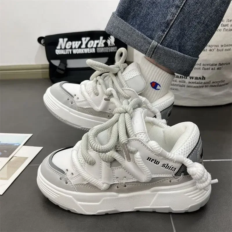 New Design Women Men Bread Shoes Wide Sole Couples Unisex Chunky Sneakers Hip Hop Sports Shoes 41 42