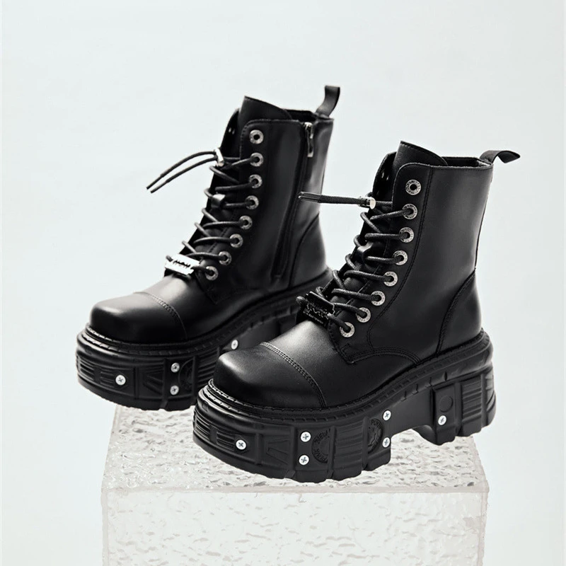 2024 Metalowa dekoracja Boczny zamek błyskawiczny Buty damskie Gruby spód Okrągłe palce Damskie buty rycerskie Moda retro Czarna platforma Botas