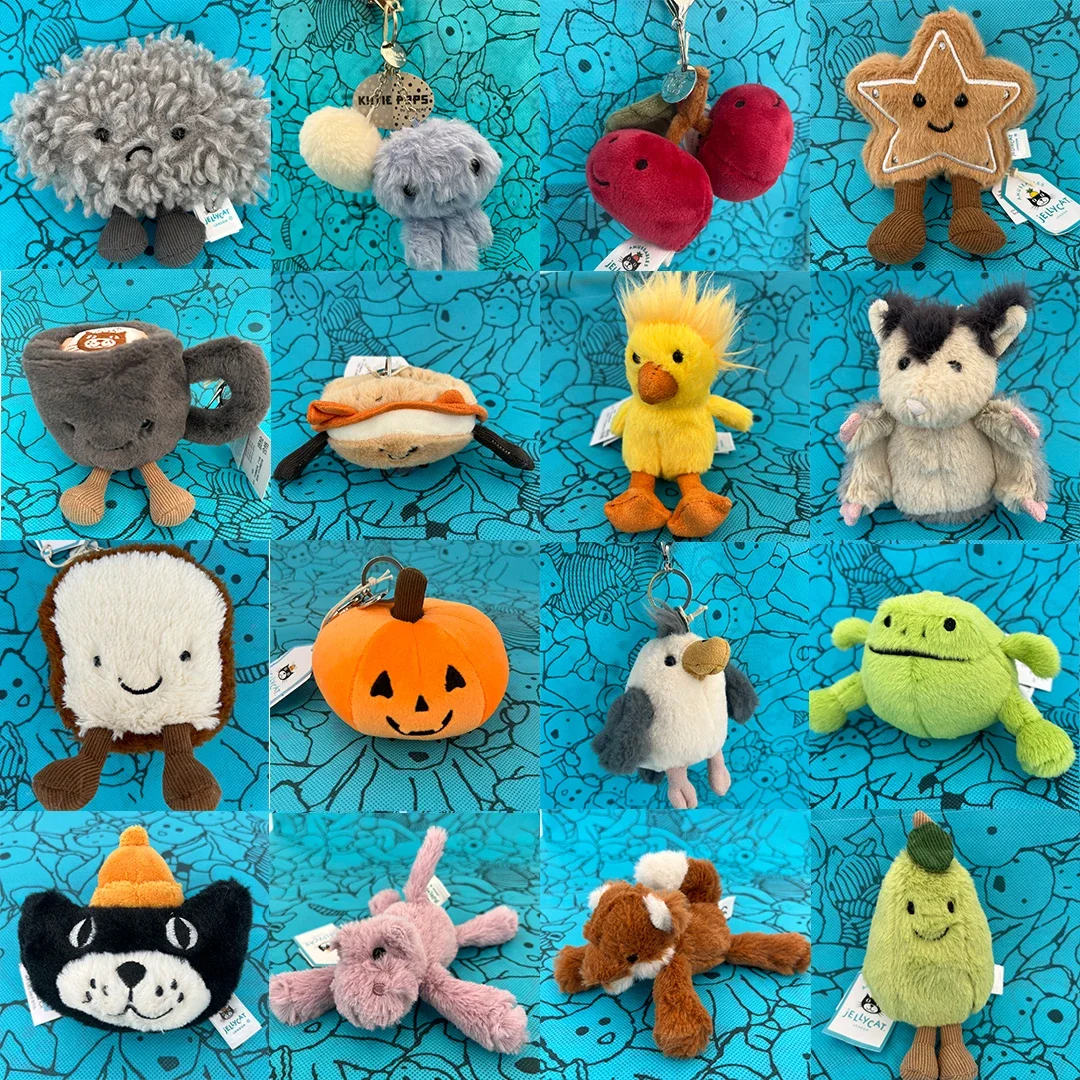 Édition limitée UK : Jouet interactif pour chat en peluche, motif poupée de dessin animé, théière et guimauves, porte-clés cadeau, cadeau de saison de remise des diplômes