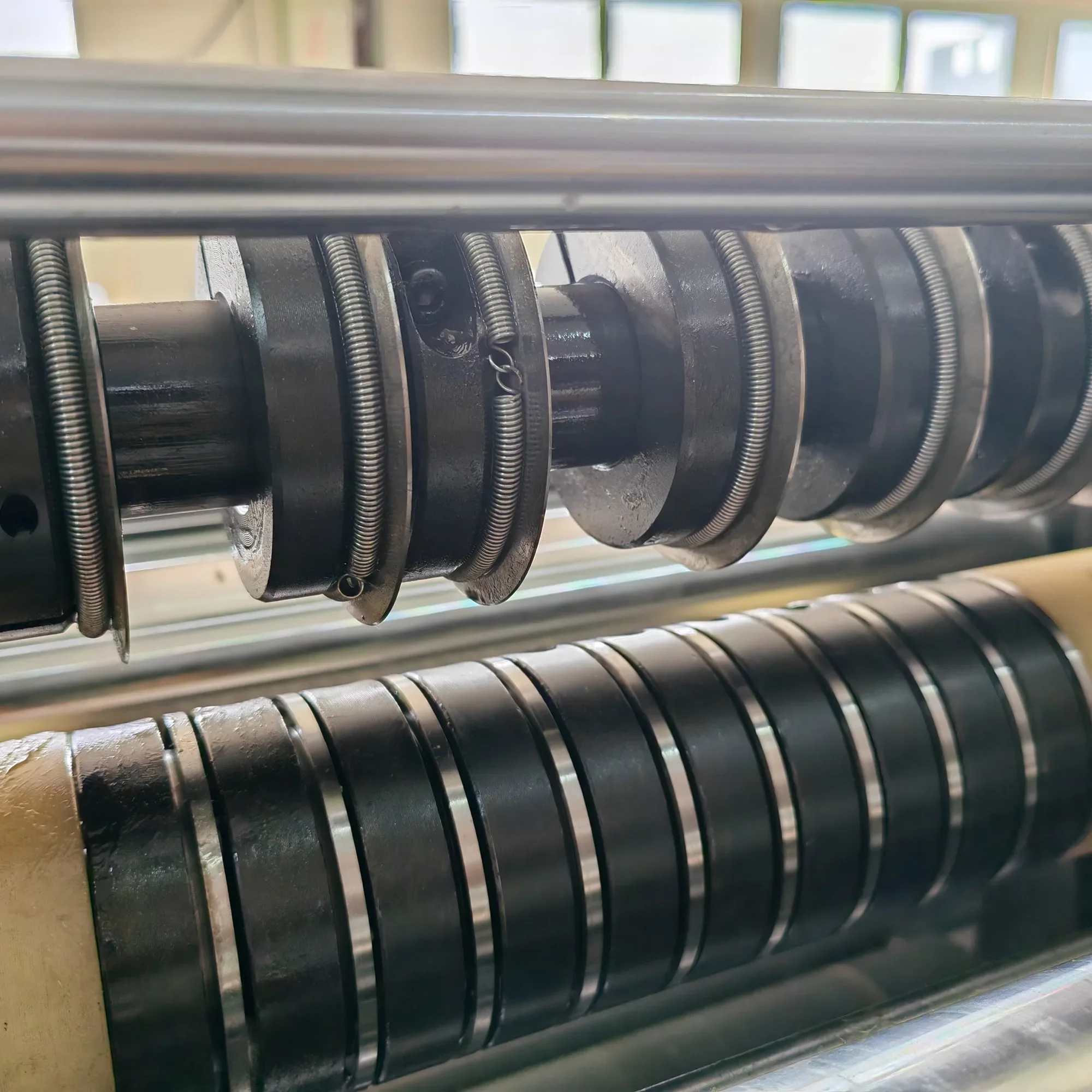 Multifunctional Paper Film Roll Slitting And Rewinding Machine With Magnetic Brake And Clutch for Industrial Lab Use
