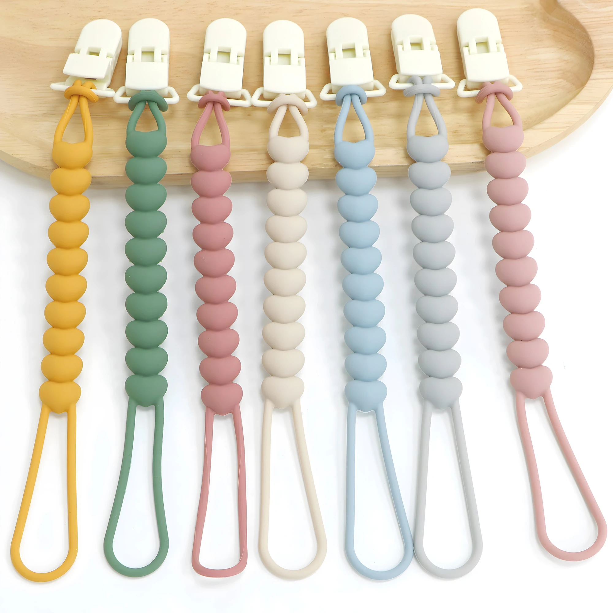 1pc Silicone Baby Anti‑Drop Chain, Heart‑Shaped Design, With White Clip, Stroller Accessory, Multi‑Color