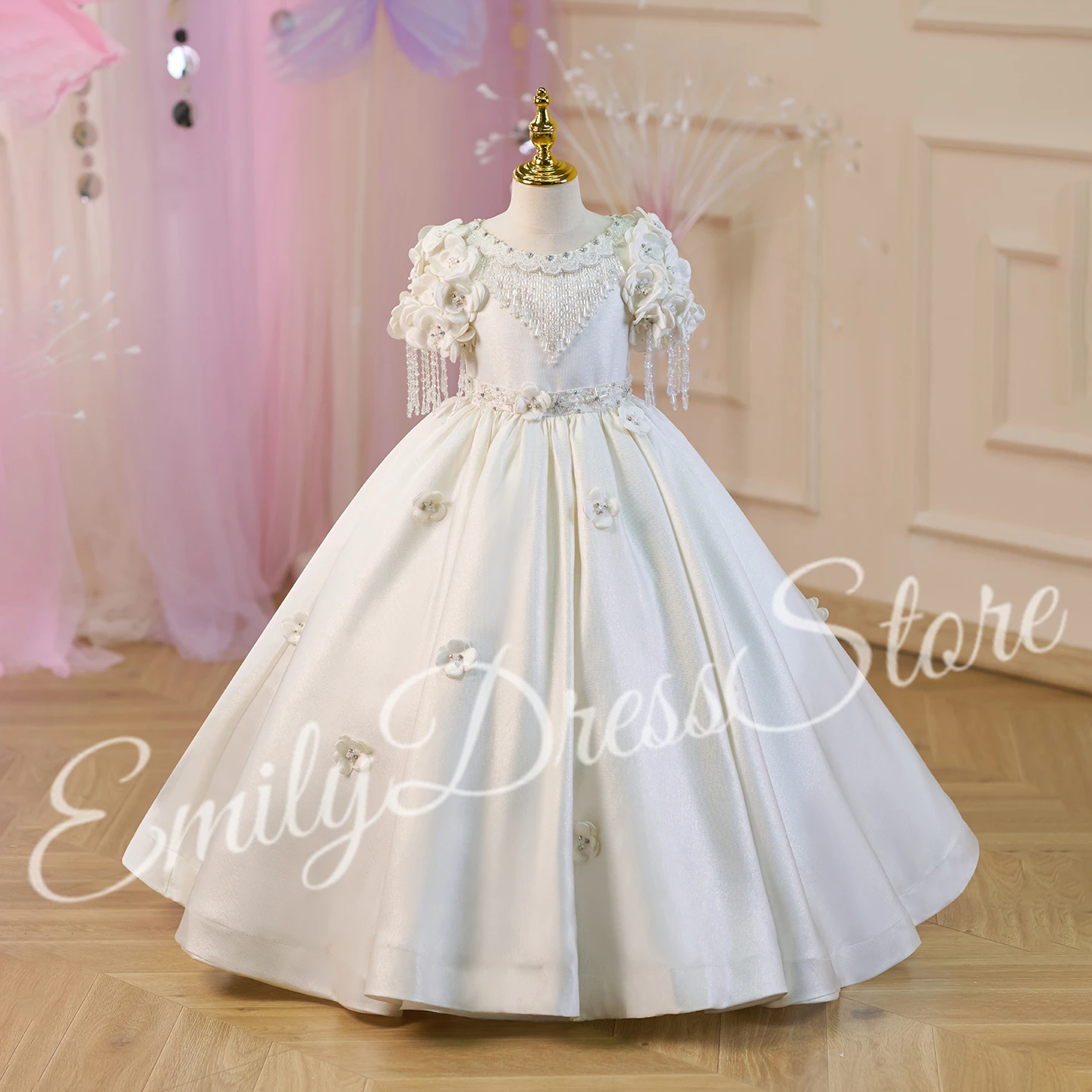 

Customized Ivory Flower Girl Dress For Wedding Floor Length Puffy Satin Cute Kids Birthday Party First Communion Ball Gown