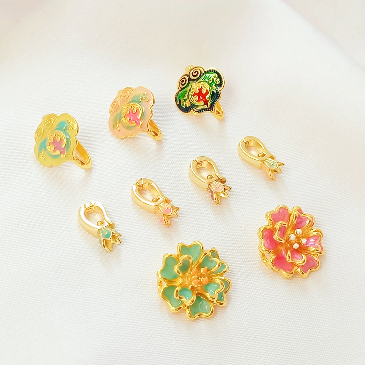 Diy Bracelets, Necklaces and Accessories of 18K Cloisonne with Gold Coating, Enamel Color Oil Drop Lotus Buckle and Peony Buckle