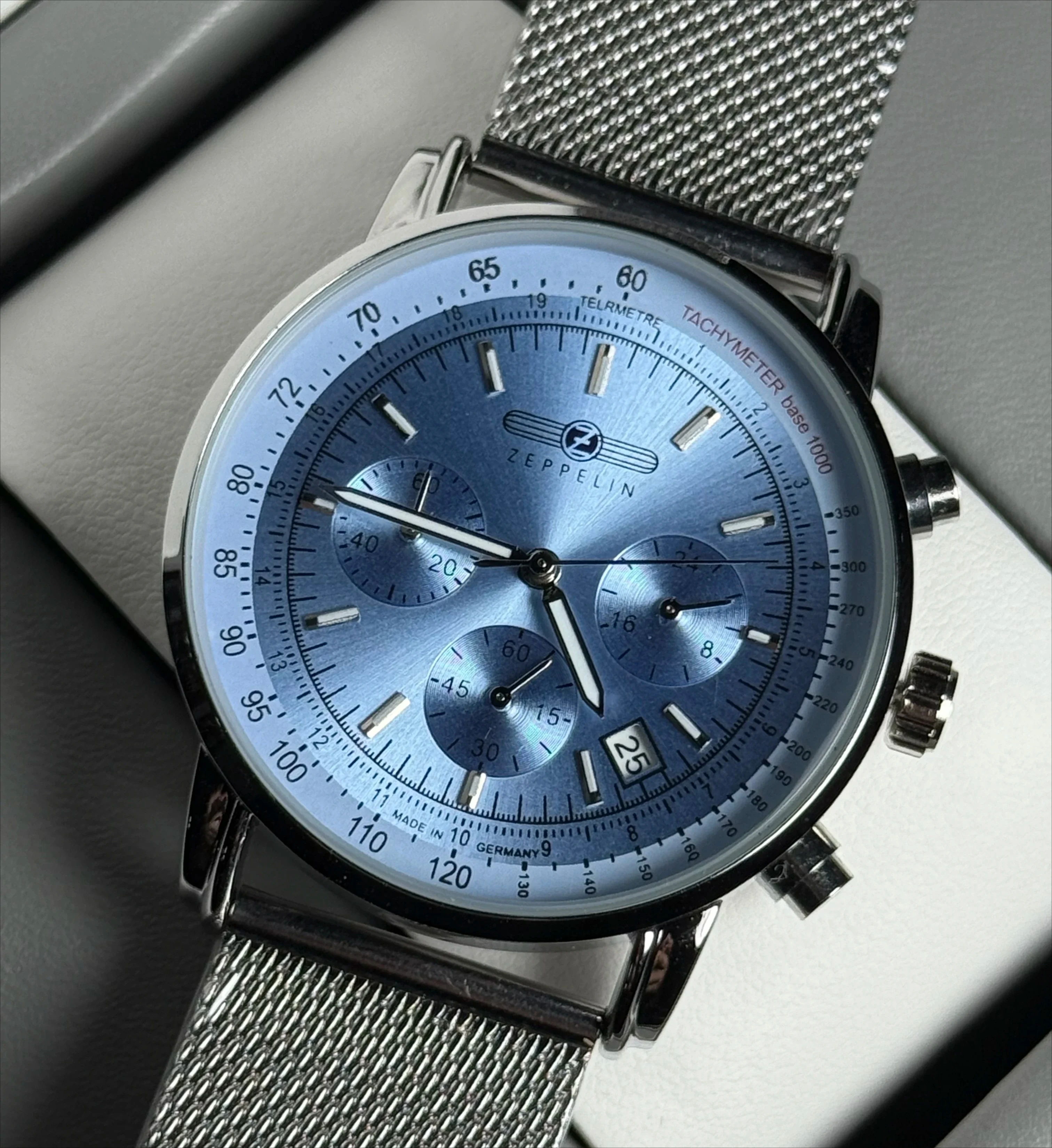 

Business Leisure Classic Men's Watch Three Eyes Running Second Multi Functional Chronograph Zeppelin Automatic Date Quartz Watch