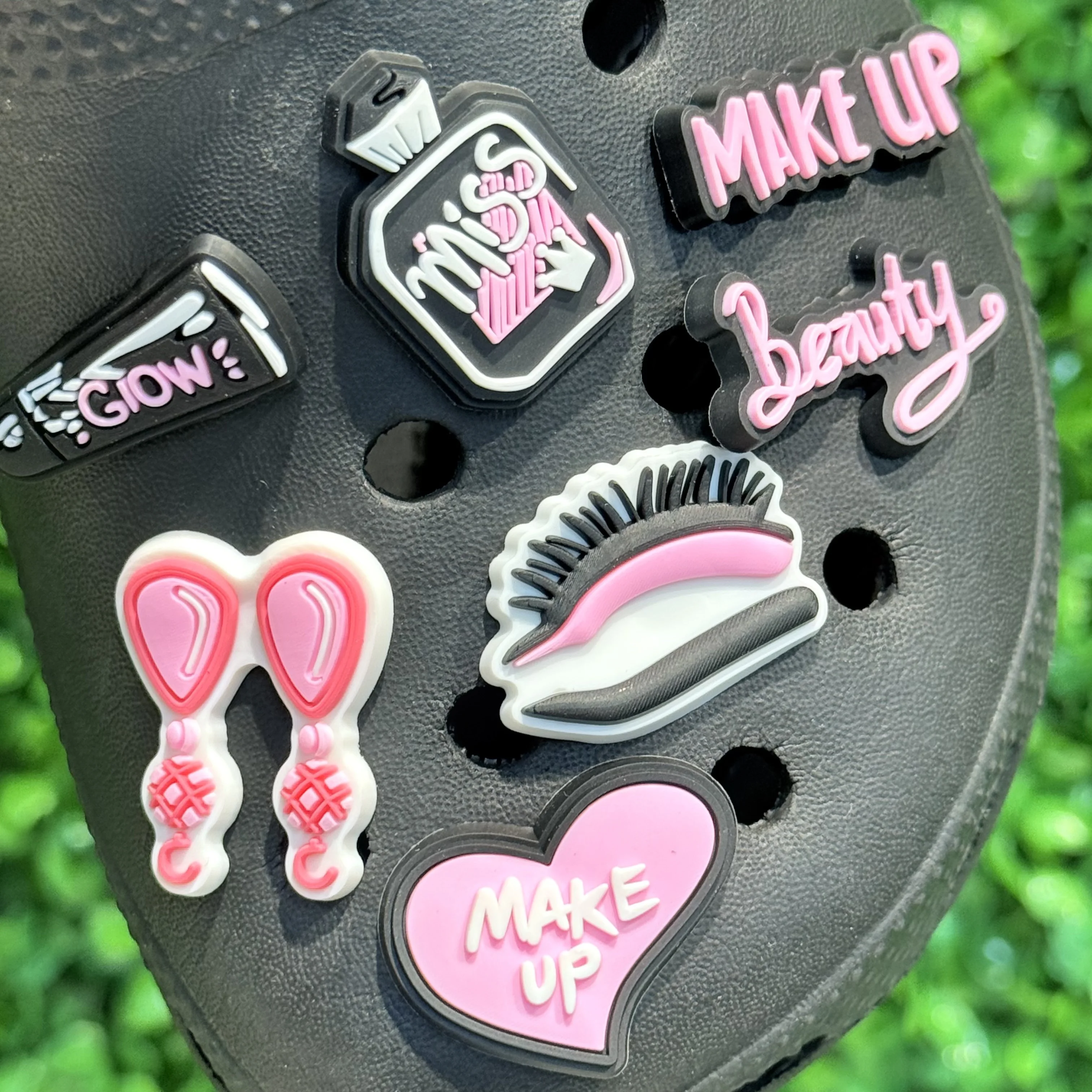 1/19Pcs Make Up Cosmetics PVC Shoe Accessories Brush Liptint Powder Girls Buckle Charms For Adult Holiday Gift