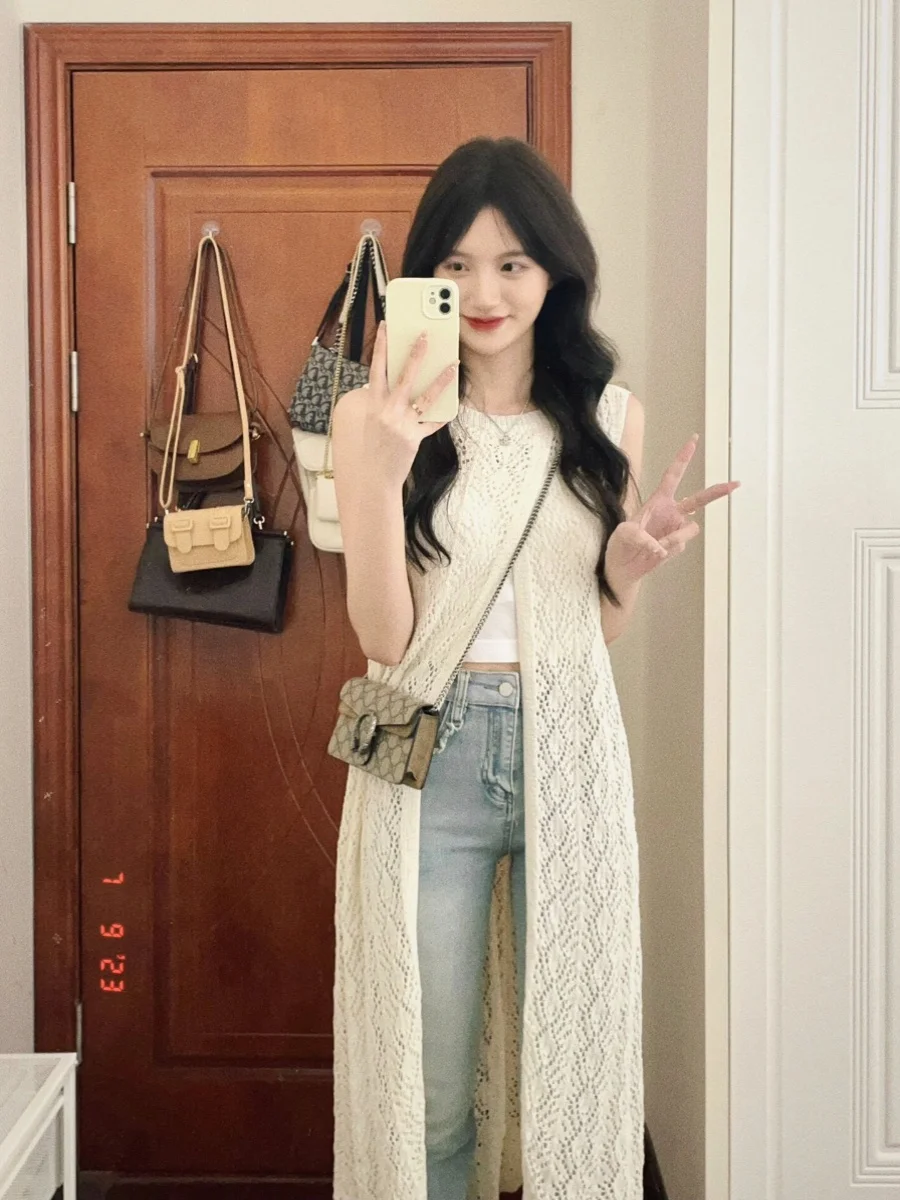 Vestido de malha f para férias de verão, soltinho, sem mangas, estilo colete, com recorte vazado, bordado, costas aber...