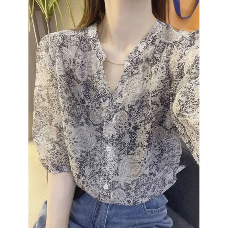 Vintage Printed V-Neck Short Sleeve Floral Shirts Women's Clothing 2024 Summer New Loose All-match Tops Office Lady Blouses