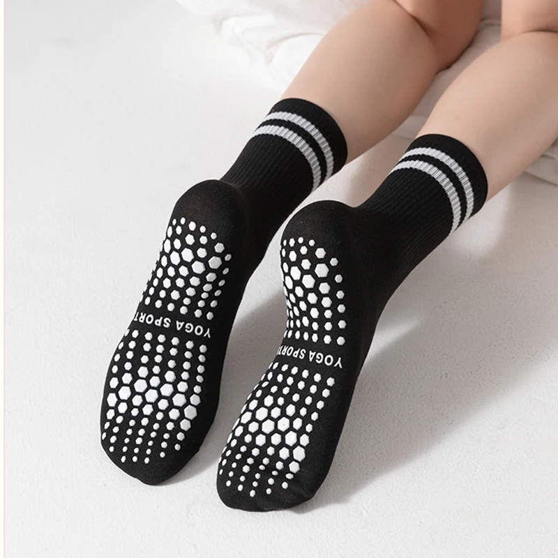 Dreamlikelin 1 Pair Women's Mid-Calf Yoga Socks Non-Slip Breathable & Sweat-Wicking Floor Socks for Pilates, Dance ,Workout | view 6