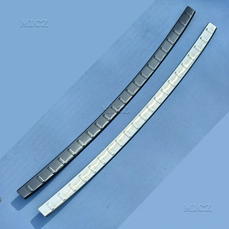 

2018 2019 - 2025 Car Accessories Silver/Black Door Sill Rear Bumper Protector Sill Trunk Tread Plate Trim For Volvo XC60