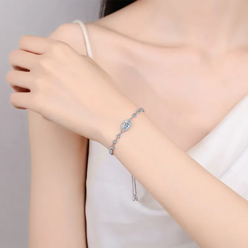 Elegant-Design Stretch Adjustable Personality Platinum PT950 Chain Bracelet, Blue Horse Eye 1ct Moissanite Diamond Bracelet