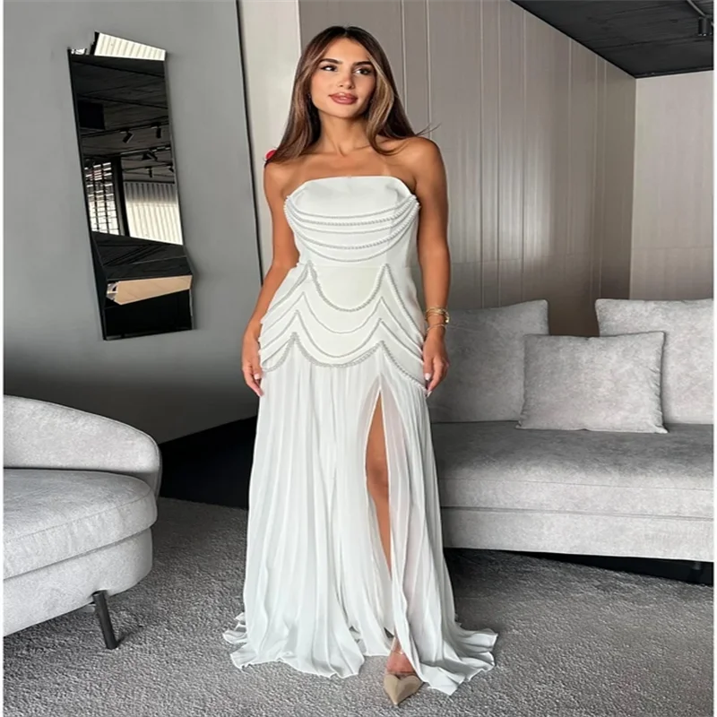 Robe de soirée personnalisée avec perles blanches, fente latérale, sans bretelles, dos nu, sans manches, longueur au sol, robe de bal, 2026 ﻿