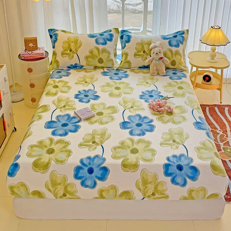 3Pcs Watercolor Flower Pattern Flannel Fitted Sheet Set Soft Warm Fleece Deep Pocket Mattress Cover Suitable for Fall and Winter